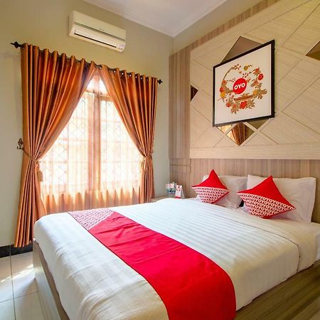 Oyo 1195 The Doctor'S Guest House Syariah Kejayan Exteriör bild