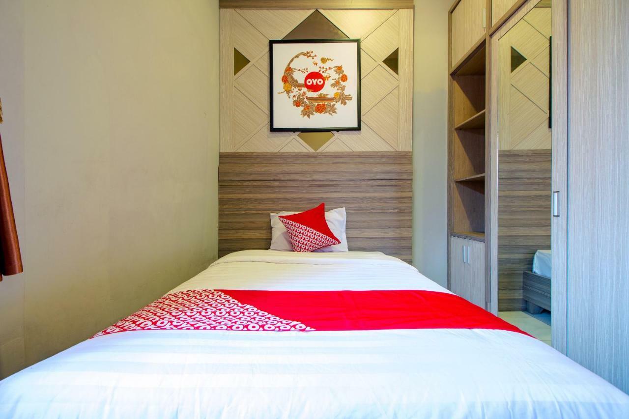 Oyo 1195 The Doctor'S Guest House Syariah Kejayan Exteriör bild