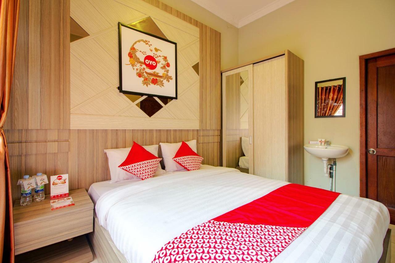 Oyo 1195 The Doctor'S Guest House Syariah Kejayan Exteriör bild