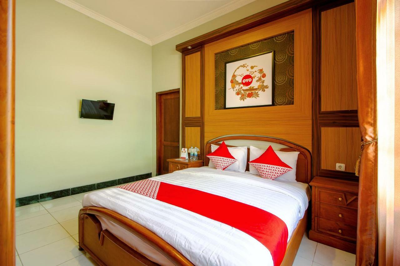 Oyo 1195 The Doctor'S Guest House Syariah Kejayan Exteriör bild