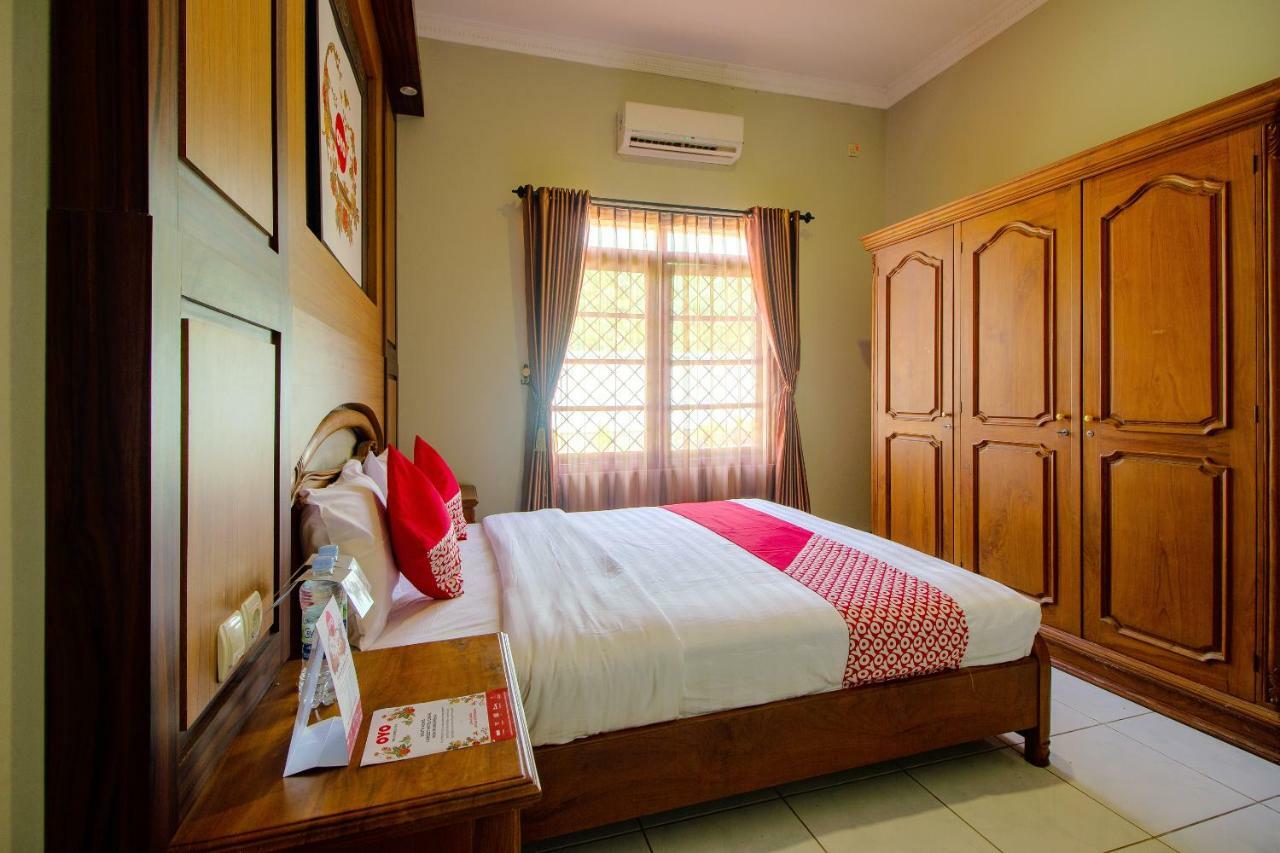 Oyo 1195 The Doctor'S Guest House Syariah Kejayan Exteriör bild