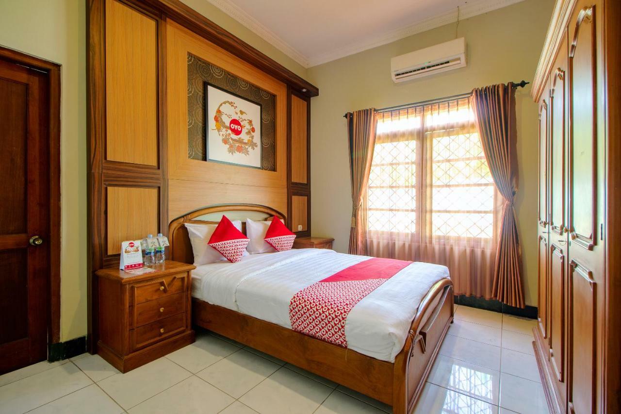 Oyo 1195 The Doctor'S Guest House Syariah Kejayan Exteriör bild
