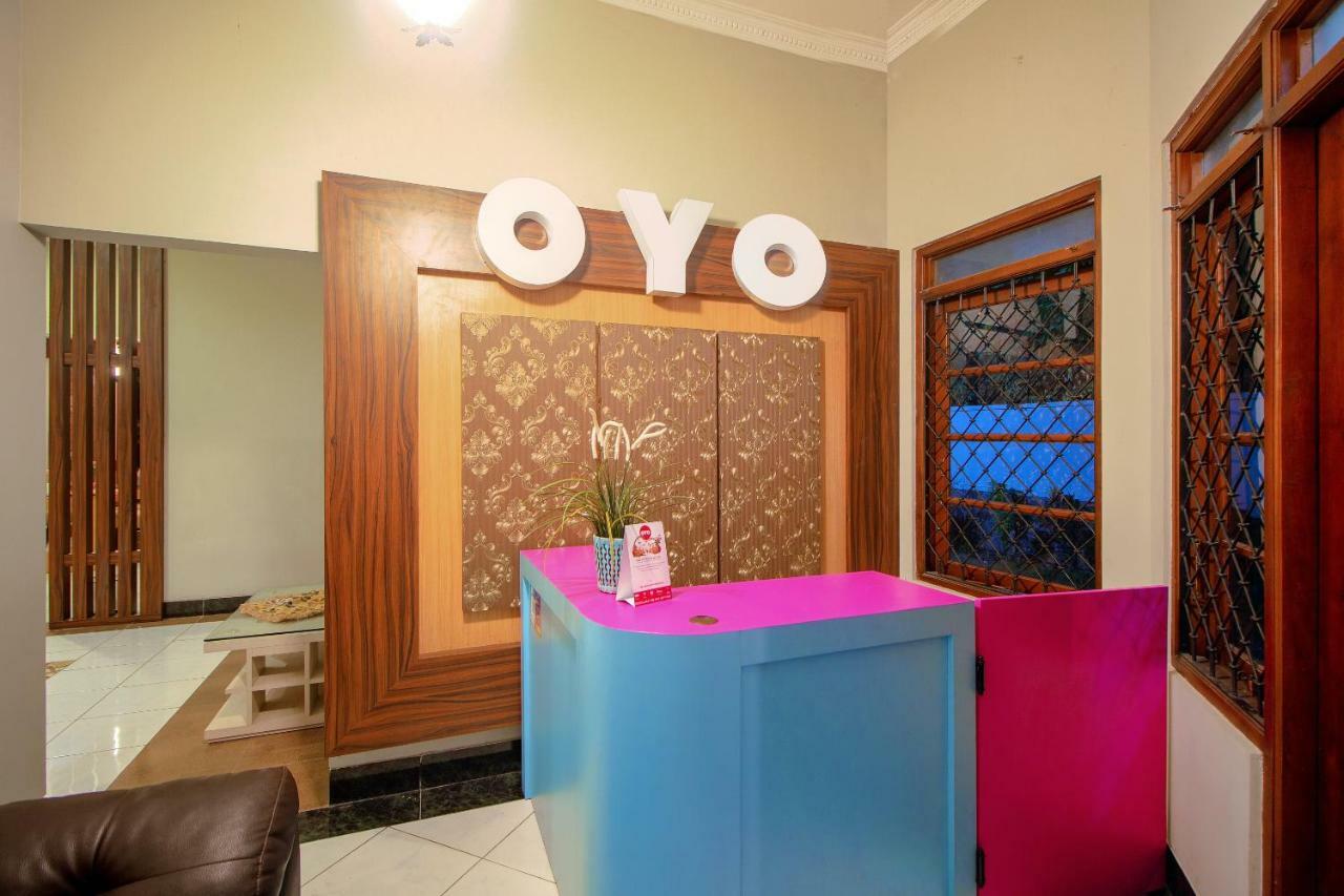 Oyo 1195 The Doctor'S Guest House Syariah Kejayan Exteriör bild