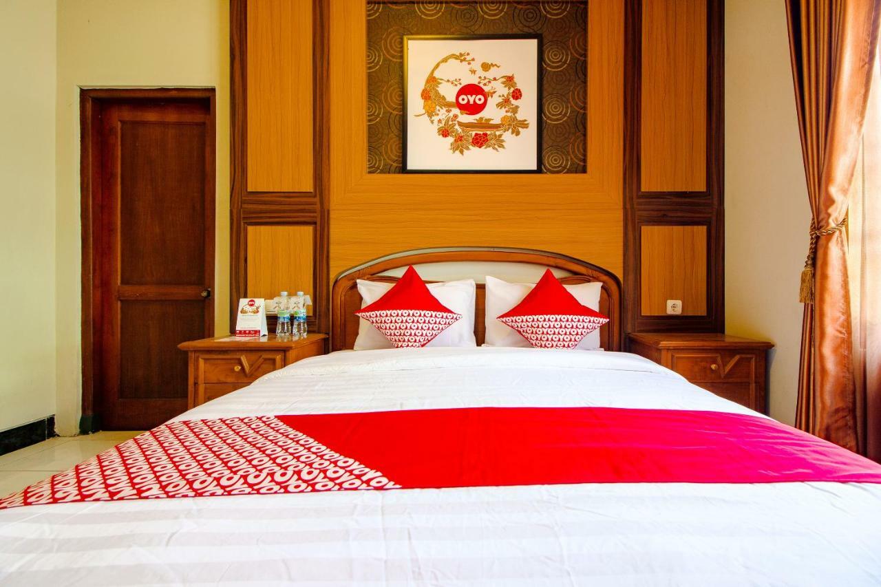 Oyo 1195 The Doctor'S Guest House Syariah Kejayan Exteriör bild
