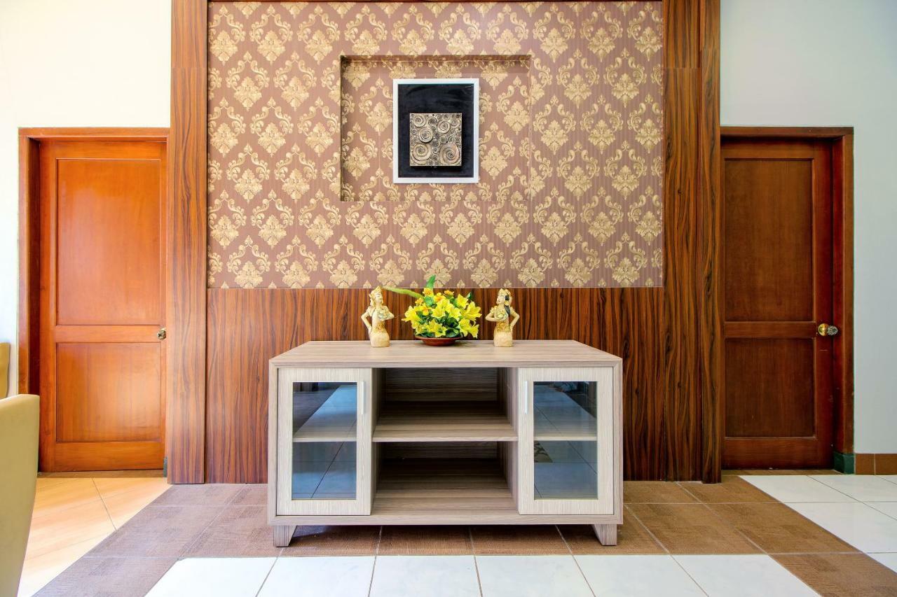 Oyo 1195 The Doctor'S Guest House Syariah Kejayan Exteriör bild