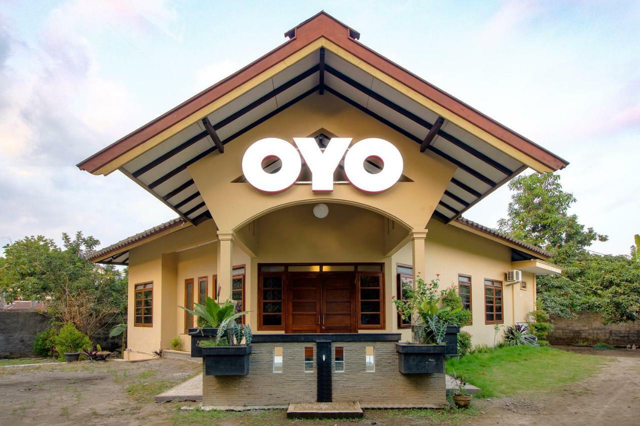 Oyo 1195 The Doctor'S Guest House Syariah Kejayan Exteriör bild