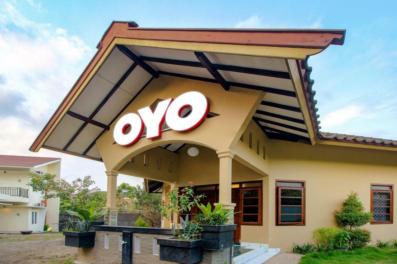 Oyo 1195 The Doctor'S Guest House Syariah Kejayan Exteriör bild
