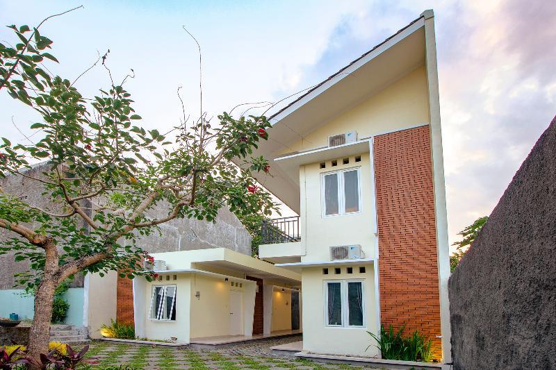 Oyo 1195 The Doctor'S Guest House Syariah Kejayan Exteriör bild